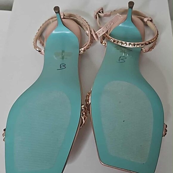 Betsey Johnson Women's size 11M - Picture 4 of 7